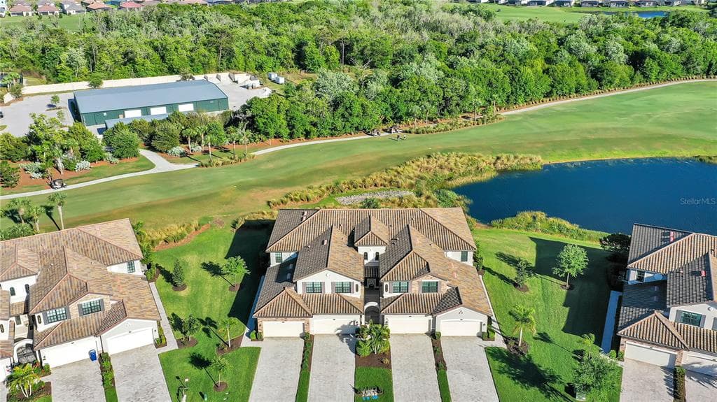 5815 WAKE FOREST RUN # 103, LAKEWOOD RANCH, FL 34211