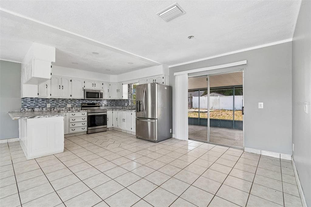 1719 JULIAN LANE DRIVE, TAMPA, FL 33619 — zdjęcie 5