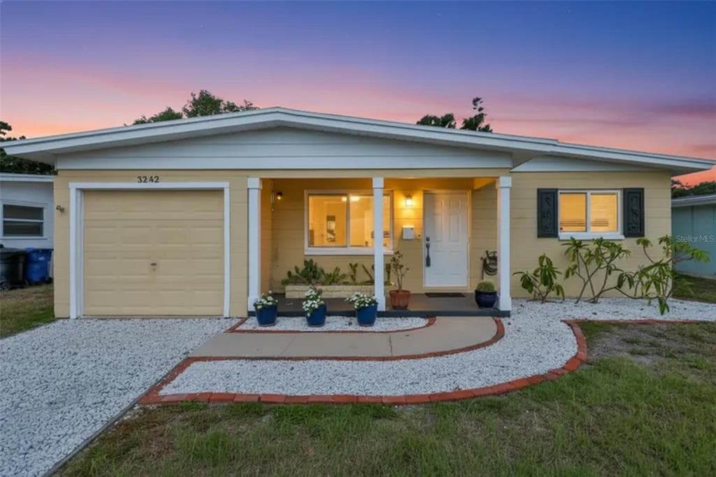 3242 KINGSTON STREET N, ST PETERSBURG, FL 33713 — zdjęcie 2