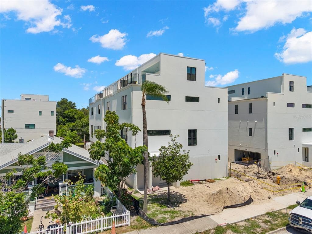 368 14TH STREET N, ST PETERSBURG, FL 33705 — zdjęcie 3