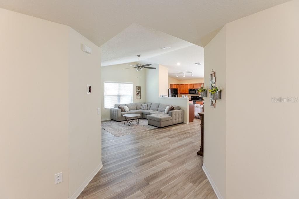 12307 MILLINGTON AVENUE, WEEKI WACHEE, FL 34614 — zdjęcie 5