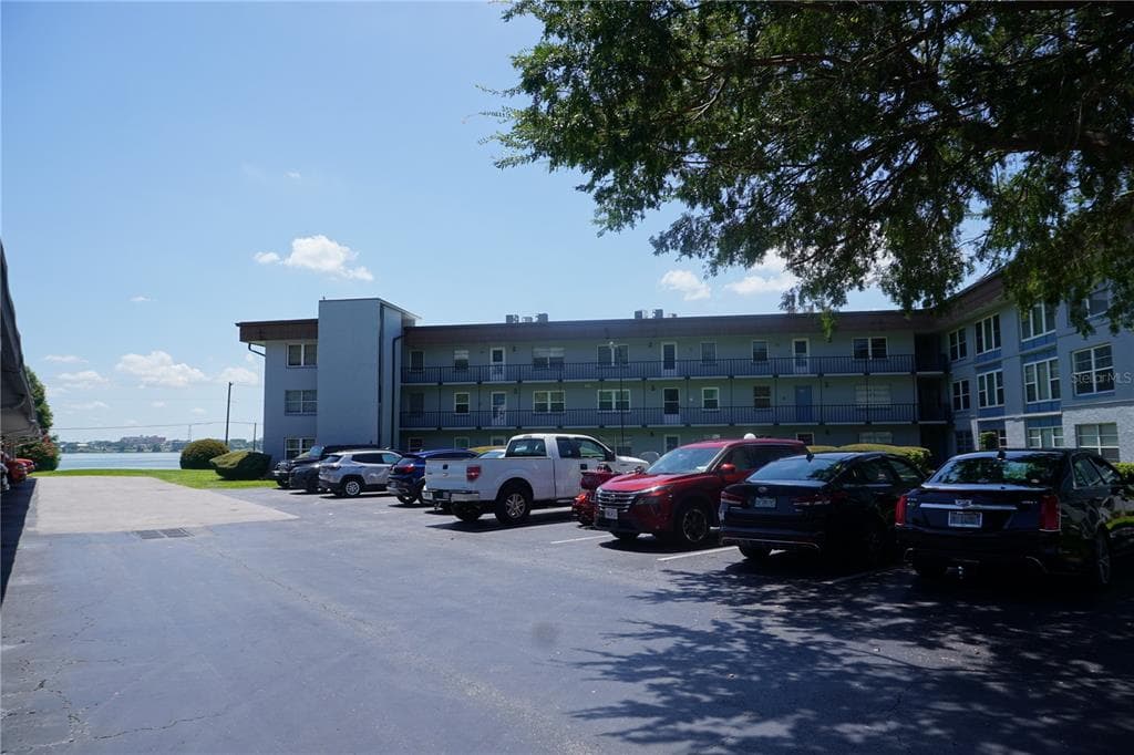 333 LAKE HOWARD DRIVE NW # 303A, WINTER HAVEN, FL 33880