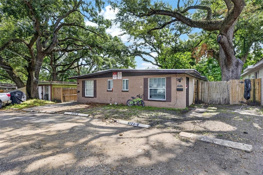 8723 & 8724 N 48TH STREET, TAMPA, FL 33617 — zdjęcie 5