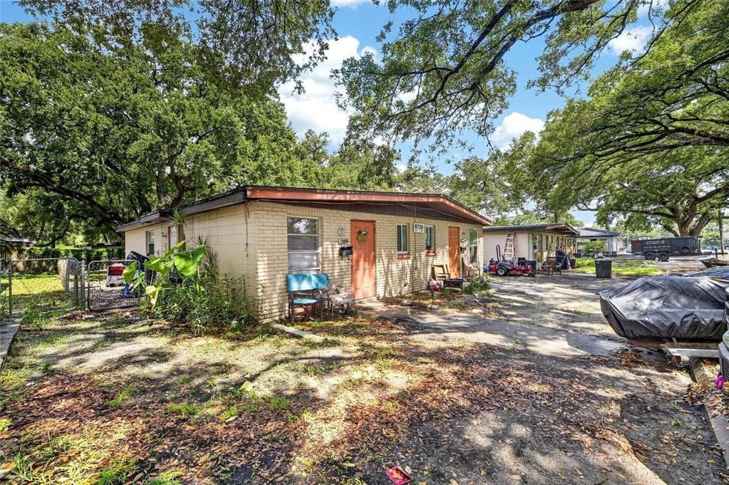 8726 & 8728 N 48TH STREET, TAMPA, FL 33617 — zdjęcie 5