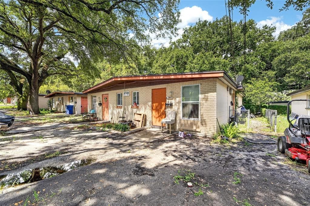 8726 & 8728 N 48TH STREET, TAMPA, FL 33617 — zdjęcie 4