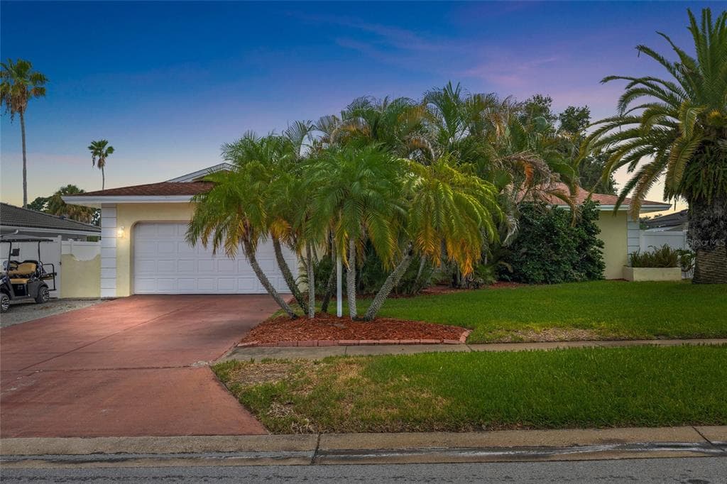1070 MCCARTY STREET, DUNEDIN, FL 34698