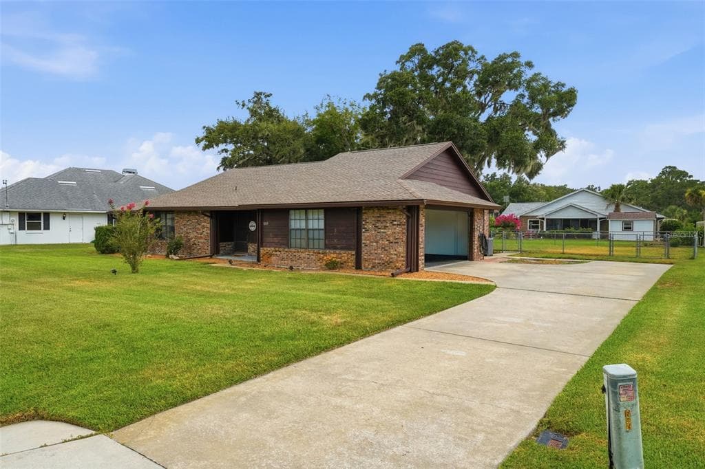 1805 VIRGINIA COURT, TAVARES, FL 32778 — zdjęcie 2