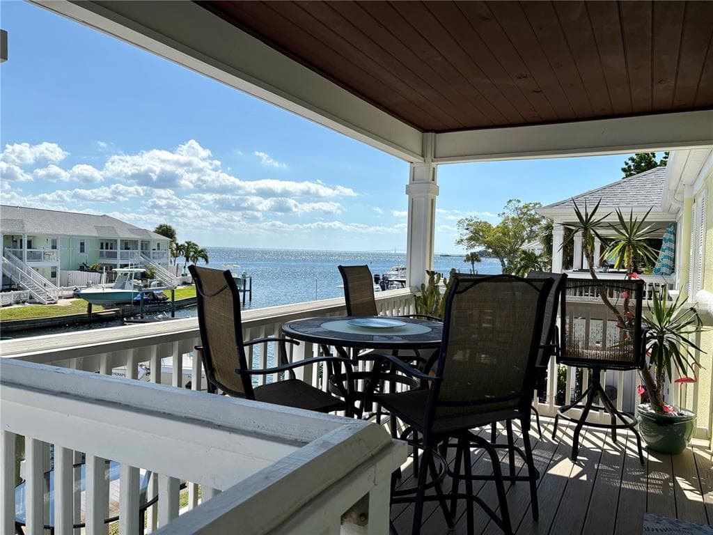 5184 BEACH DRIVE SE # D, ST PETERSBURG, FL 33705