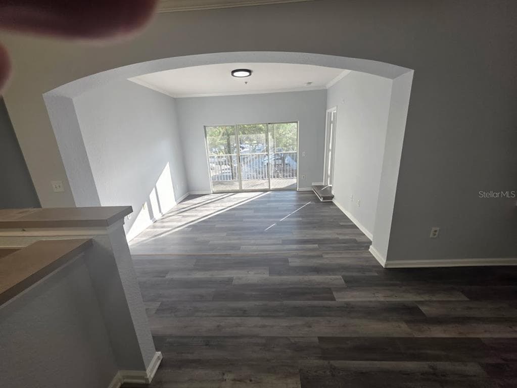 9401 CRESCENT LOOP CIRCLE # 203, TAMPA, FL 33619 — zdjęcie 3