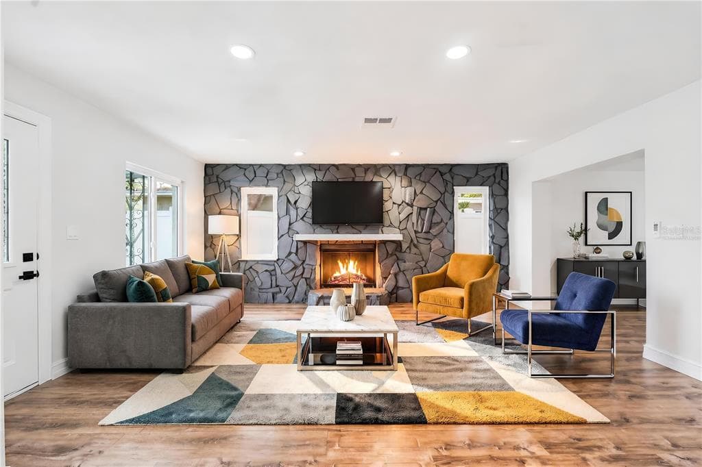8170 22ND AVENUE N, ST PETERSBURG, FL 33710 — zdjęcie 4