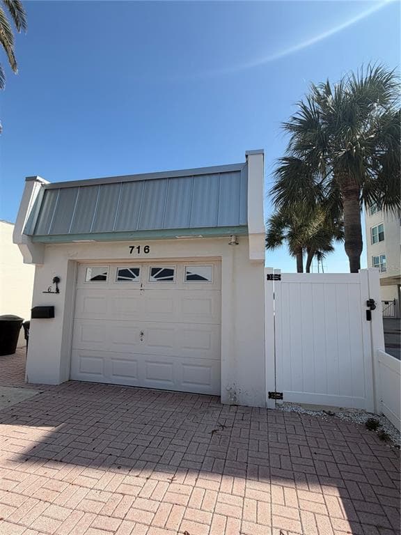 716 BAYWAY BOULEVARD # 6, CLEARWATER BEACH, FL 33767