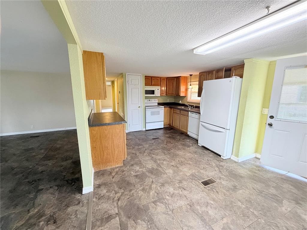 14224 SANDHURST STREET, BROOKSVILLE, FL 34613 — zdjęcie 5
