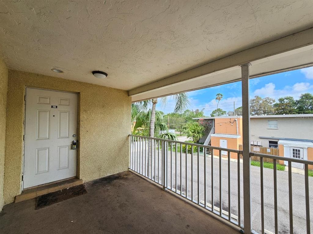 117 N EVERGREEN AVENUE # 205, CLEARWATER, FL 33755 — zdjęcie 3