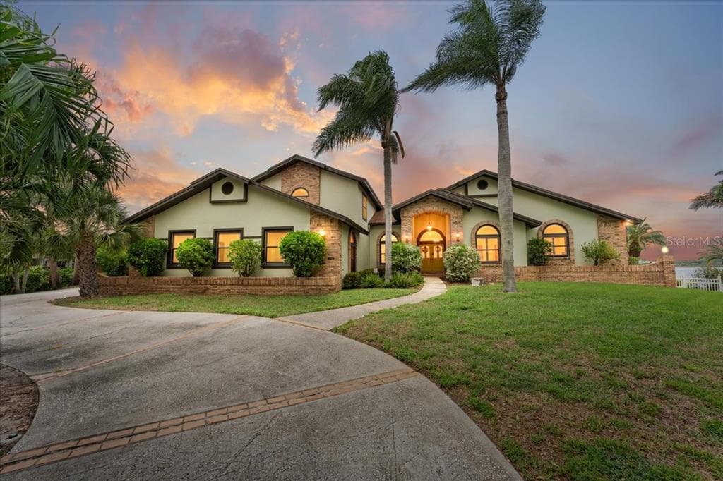 1589 MARY LANE, TARPON SPRINGS, FL 34689