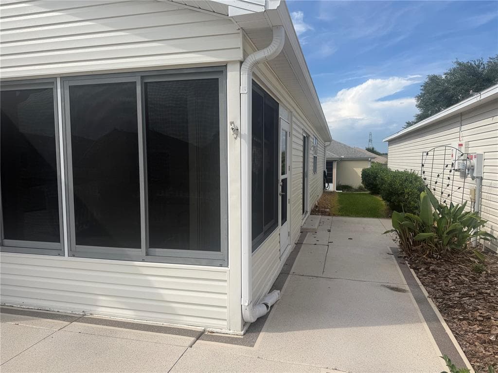 484 HILDALGO DRIVE, LADY LAKE, FL 32159 — zdjęcie 2