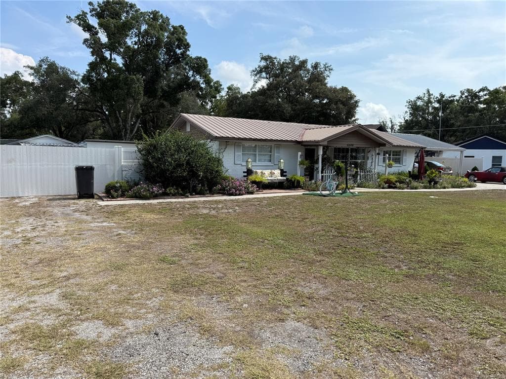 5408 EUREKA SPRINGS ROAD, TAMPA, FL 33610 — zdjęcie 2