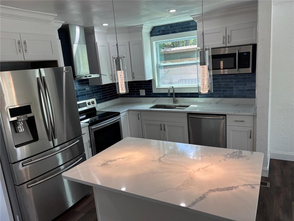 4420 6TH AVENUE S, ST PETERSBURG, FL 33711 — zdjęcie 2