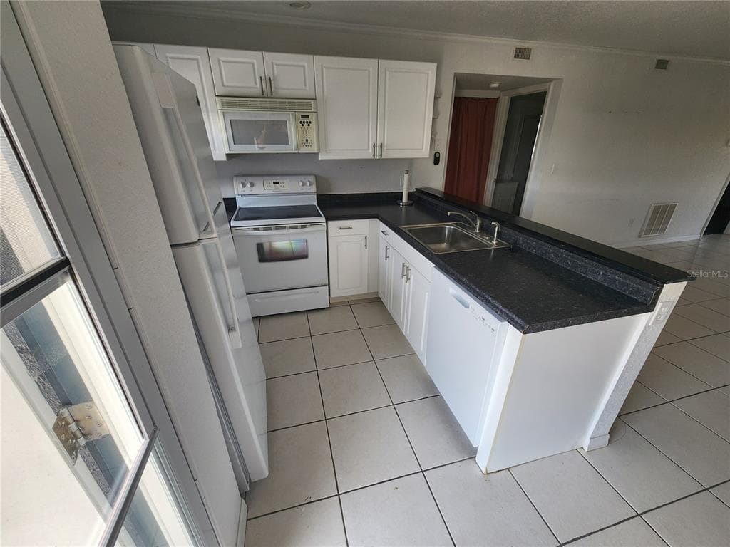25050 SANDHILL BOULEVARD # B1, PUNTA GORDA, FL 33983 — zdjęcie 4