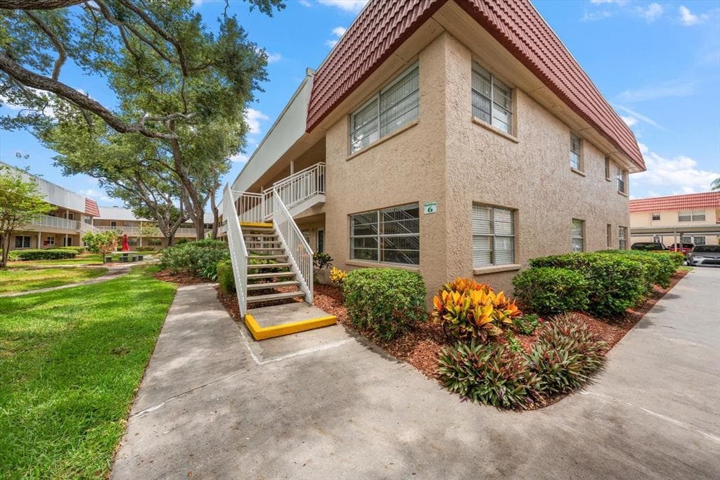 10037 62ND TERRACE N # 1, ST PETERSBURG, FL 33708 — zdjęcie 3