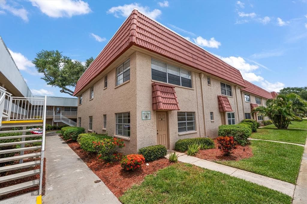 10037 62ND TERRACE N # 1, ST PETERSBURG, FL 33708