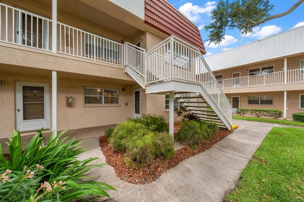 10037 62ND TERRACE N # 1, ST PETERSBURG, FL 33708 — zdjęcie 4
