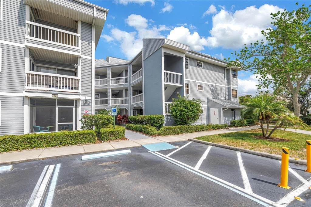 6924 STONES THROW CIRCLE N # 8103, ST PETERSBURG, FL 33710