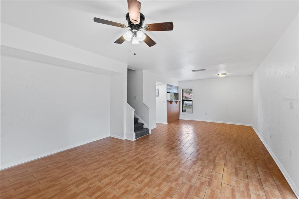 5641 ASHLEY OAKS DRIVE # 37, TAMPA, FL 33617 — zdjęcie 5