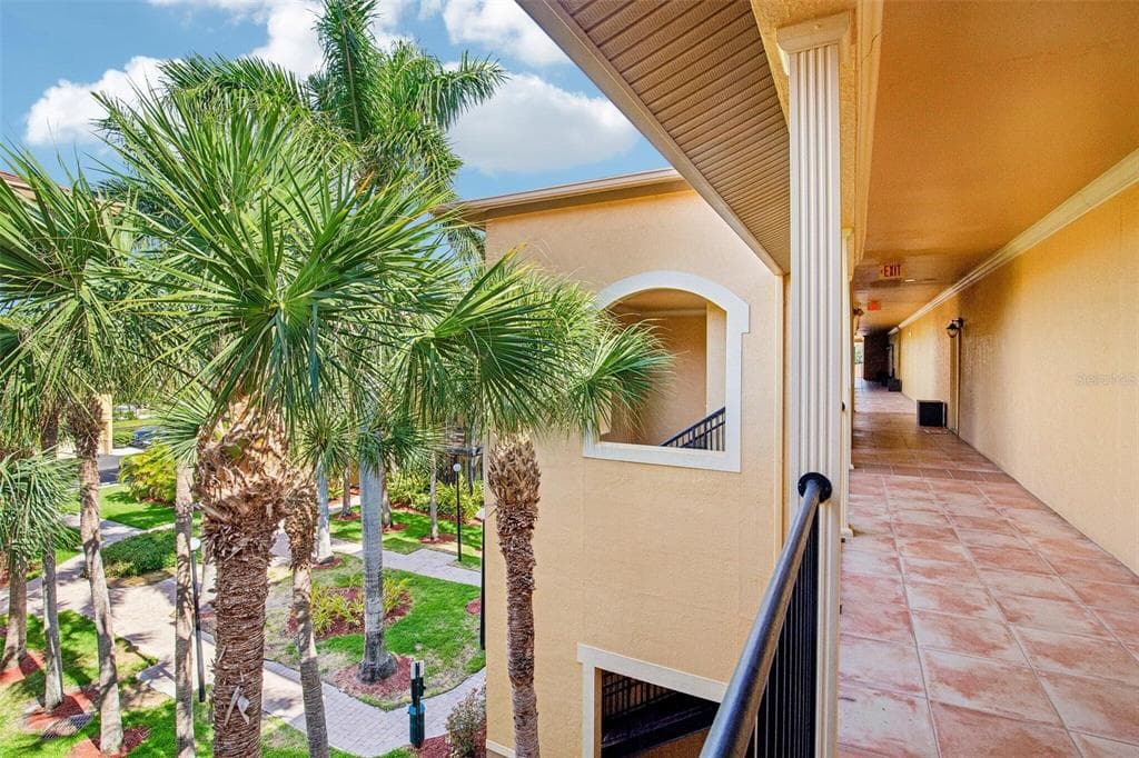 4333 BAYSIDE VILLAGE DRIVE # 322, TAMPA, FL 33615