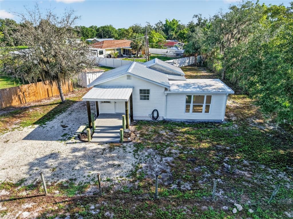 8024 HILLMAN AVENUE, PUNTA GORDA, FL 33982 — zdjęcie 3