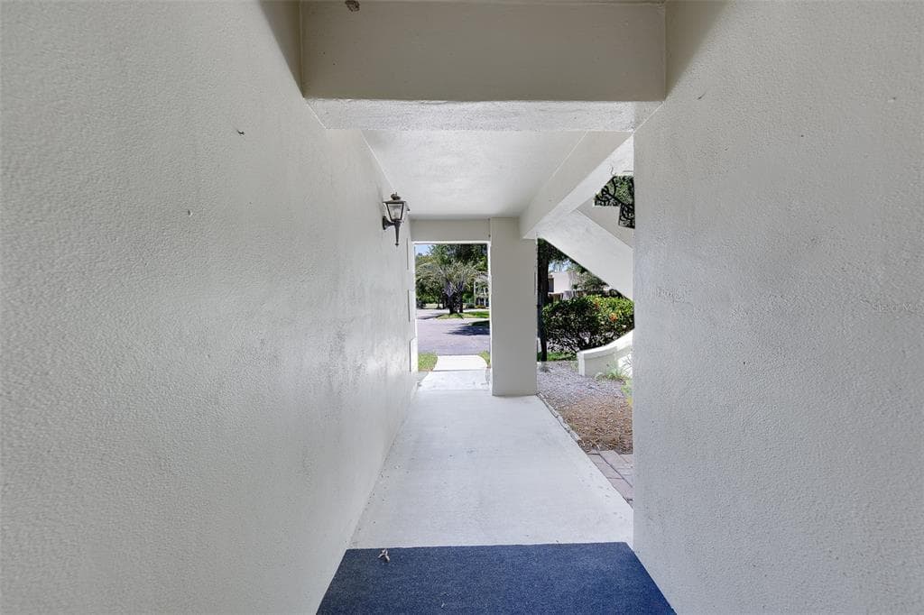 68 COUNTRY CLUB DRIVE, LARGO, FL 33771 — zdjęcie 3
