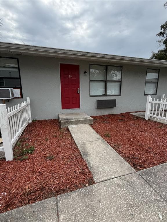 1400 STRAWBERRY PLACE # 19, PLANT CITY, FL 33563