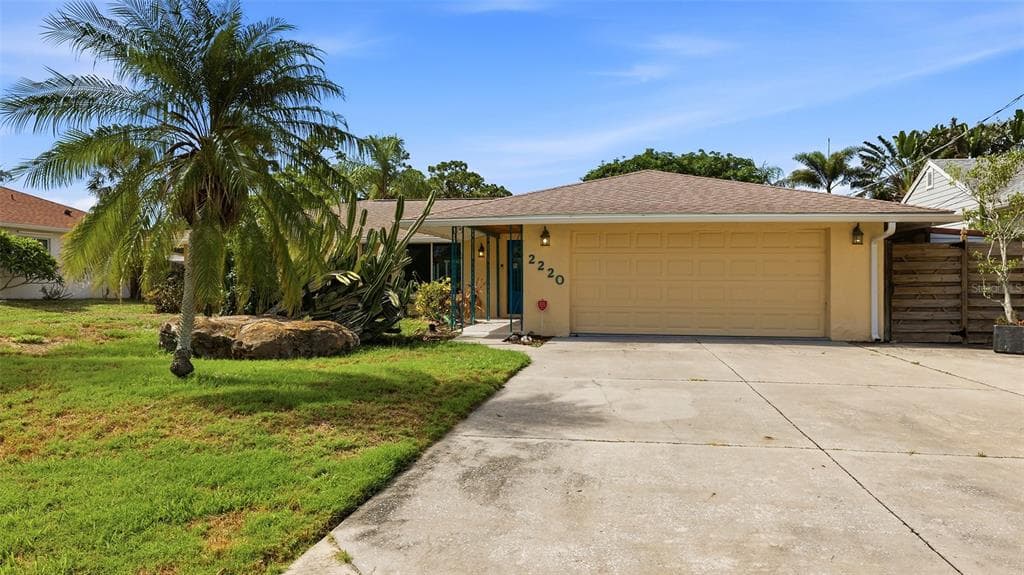 2220 DOUD STREET, SARASOTA, FL 34231