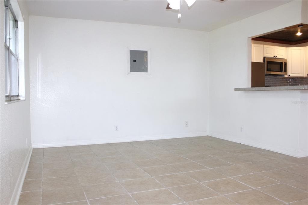 101 CAMBRIDGE TRAIL # 194, SUN CITY CENTER, FL 33573 — zdjęcie 3