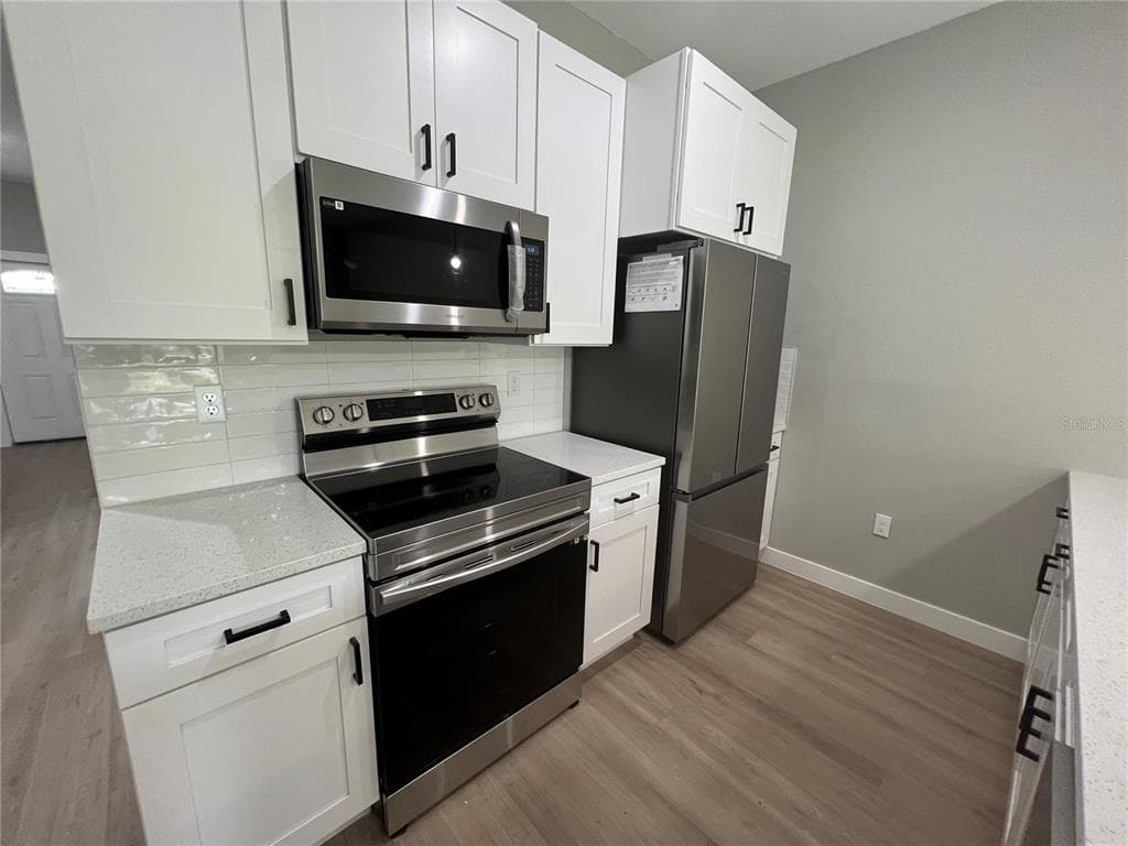 12130 HENLEY AVENUE, PORT CHARLOTTE, FL 33981 — zdjęcie 2