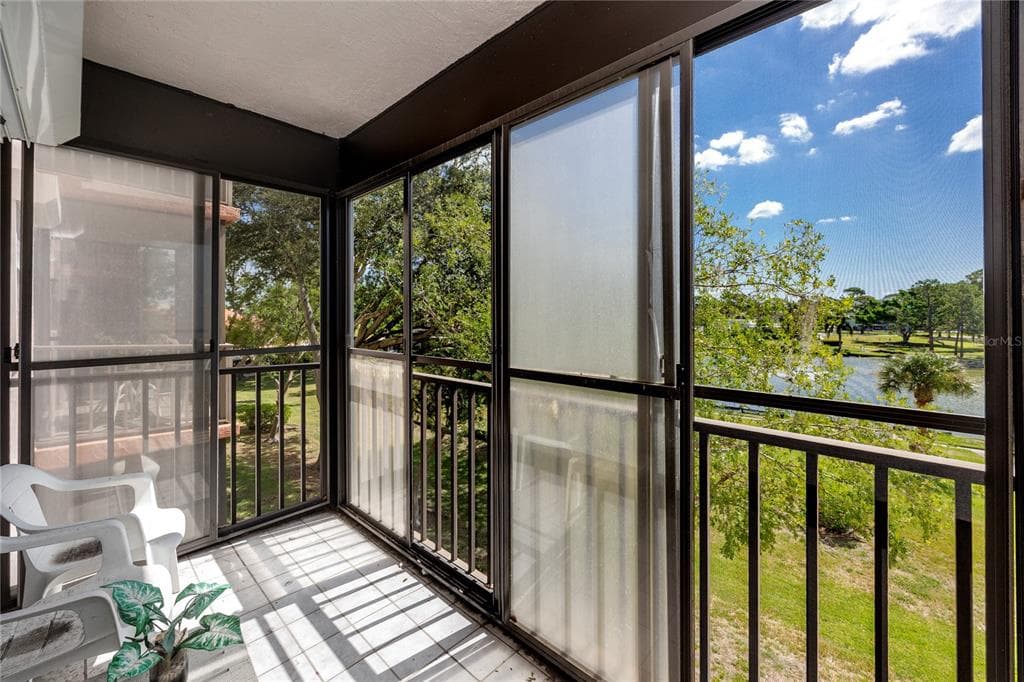 8174 TERRACE GARDEN DRIVE N # 307, ST PETERSBURG, FL 33709 — zdjęcie 4