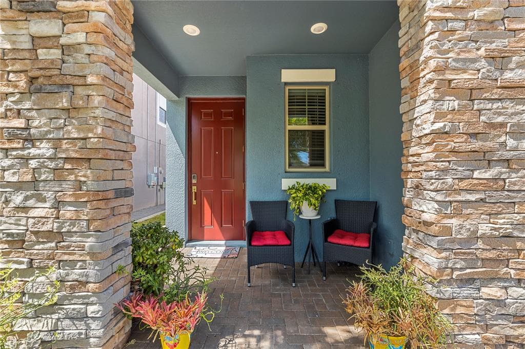 9611 IVORY DRIVE, SUN CITY CENTER, FL 33573 — zdjęcie 4