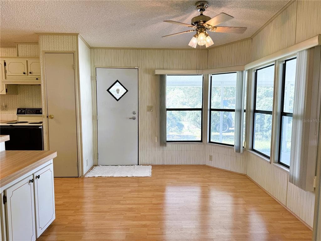 4550 CHARTER STREET, ZEPHYRHILLS, FL 33542 — zdjęcie 4
