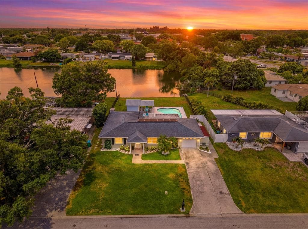 4822 60TH WAY N, KENNETH CITY, FL 33709 — zdjęcie 2