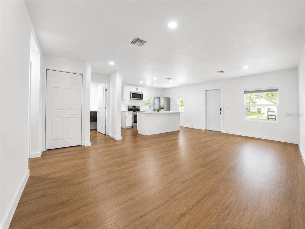 9212 N BROOKS STREET, TAMPA, FL 33612 — zdjęcie 4