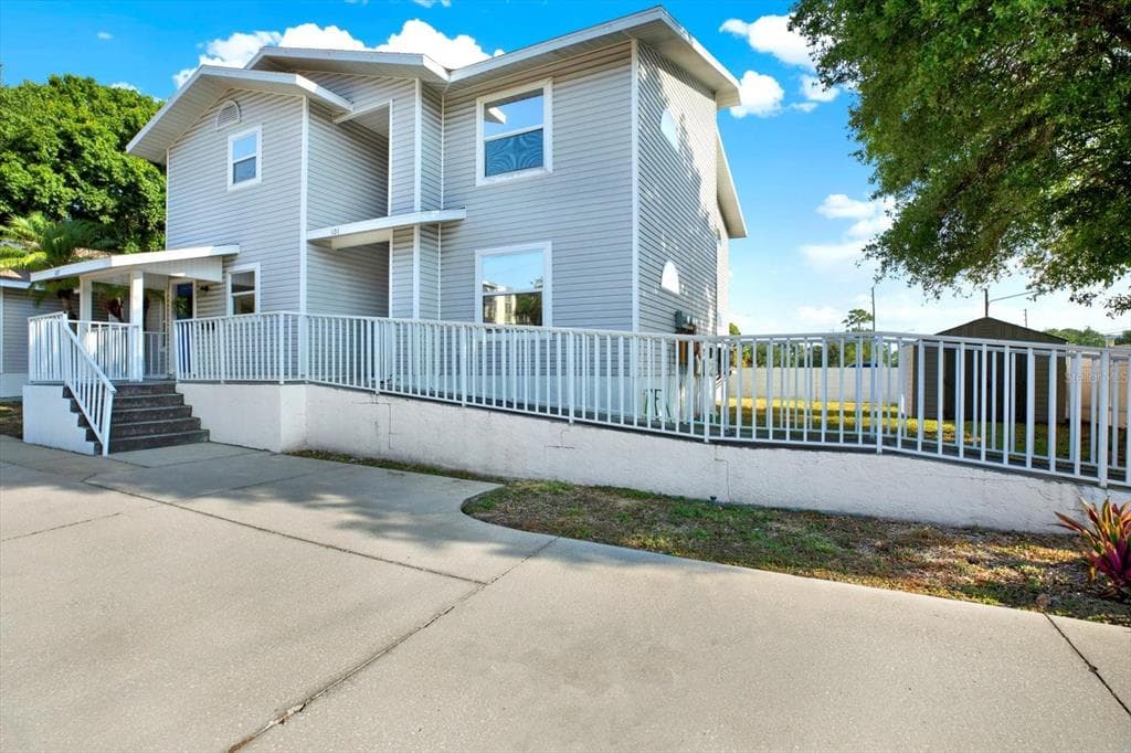 107 47TH AVENUE N, ST PETERSBURG, FL 33703