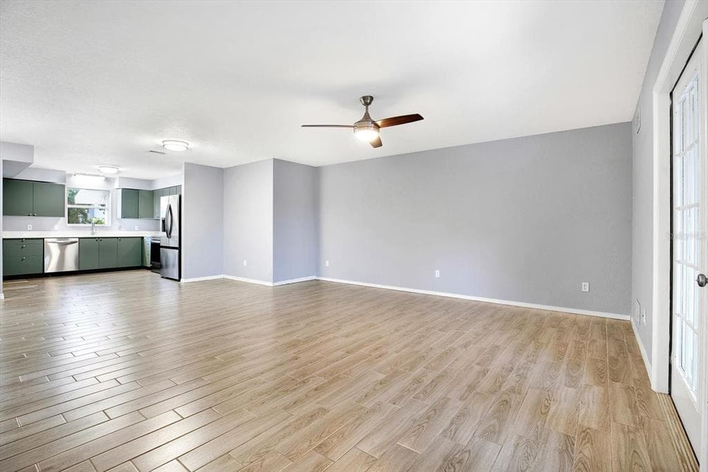 107 47TH AVENUE N, ST PETERSBURG, FL 33703 — zdjęcie 5