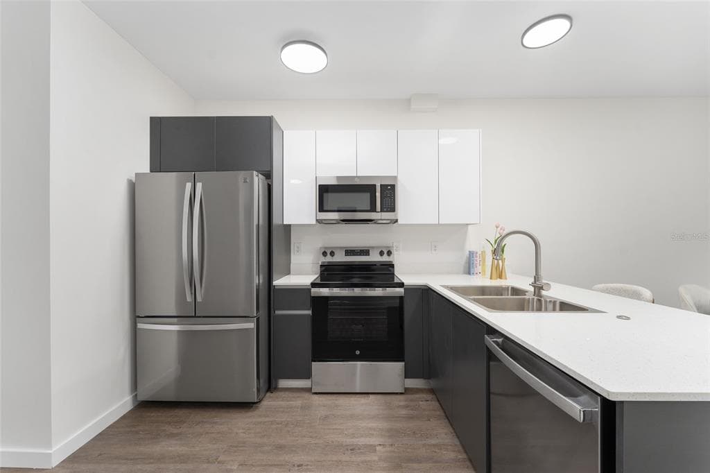 1581 NW 29TH ROAD # 8, GAINESVILLE, FL 32605 — zdjęcie 4
