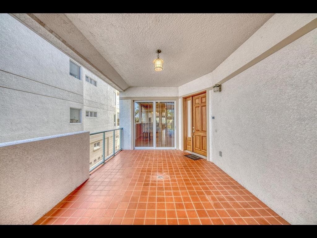 1042 BELLASOL WAY # 203, APOLLO BEACH, FL 33572