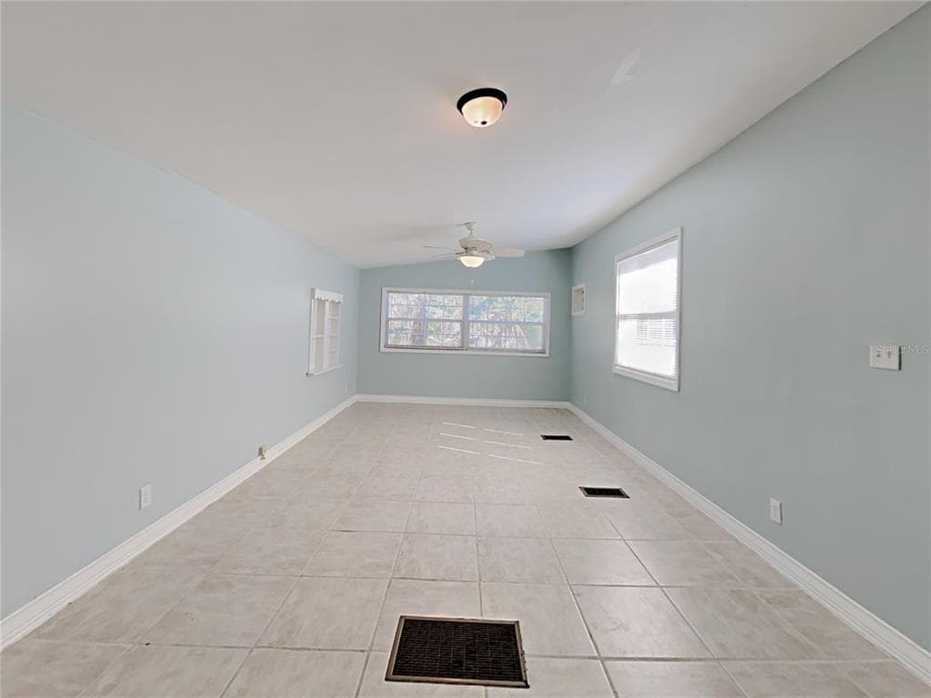 628 N HALIFAX AVENUE, DAYTONA BEACH, FL 32118 — zdjęcie 3