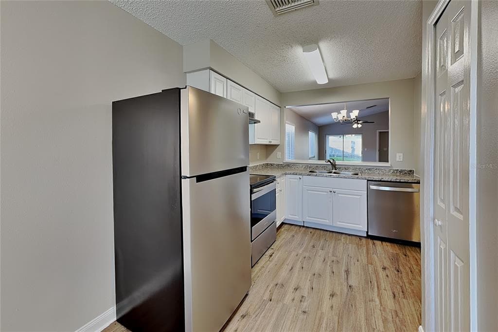 530 SCARLET MAPLE COURT, PLANT CITY, FL 33563 — zdjęcie 3