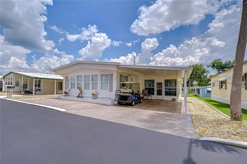 37816 BARCELONA AVENUE, ZEPHYRHILLS, FL 33541 — zdjęcie 2