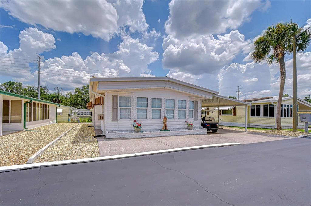 37816 BARCELONA AVENUE, ZEPHYRHILLS, FL 33541 — zdjęcie 3