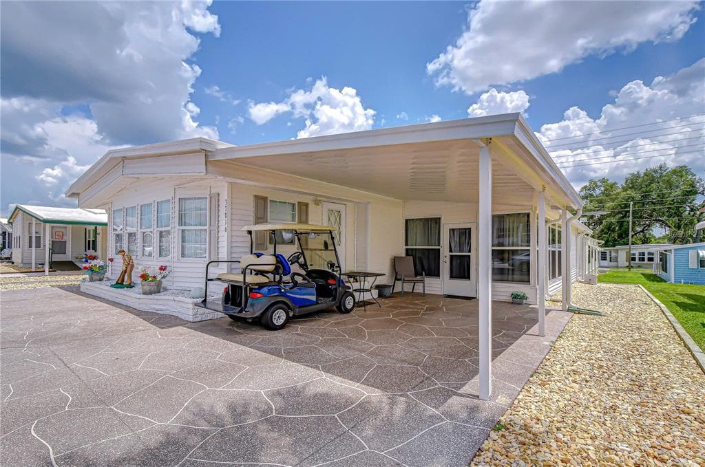 37816 BARCELONA AVENUE, ZEPHYRHILLS, FL 33541 — zdjęcie 4