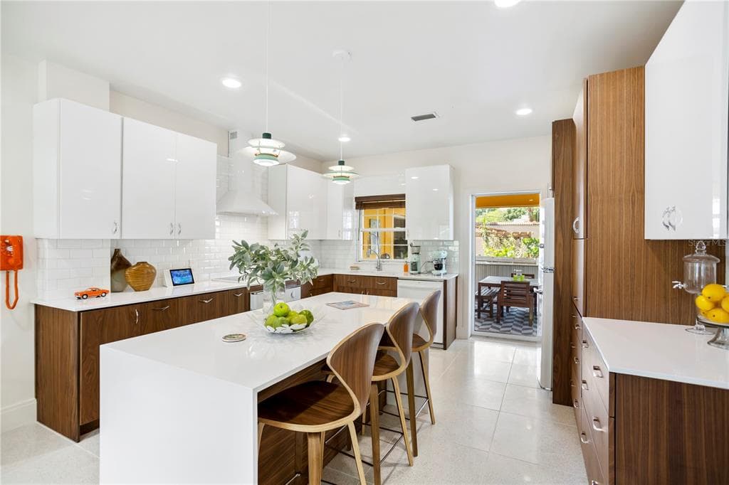 2217 BREVARD ROAD NE, ST PETERSBURG, FL 33704 — zdjęcie 5