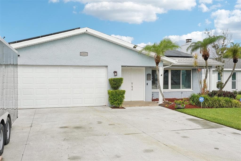 6010 BAYOU GRANDE BOULEVARD NE, ST PETERSBURG, FL 33703 — zdjęcie 2
